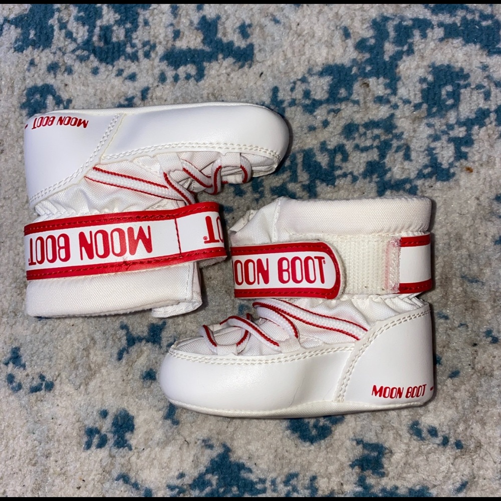 Baby MOON BOOTS size 2C